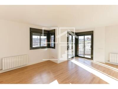 Inmueble en de la Serra, Barcelona