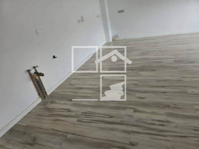 Inmueble en Calle Cardedeu    local, Barcelona