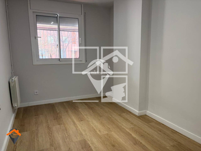 Inmueble en Avenida Alcalde Moix    Bajo, Barcelona